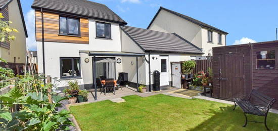 3 bed link detached house for sale