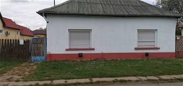 Eladó családi ház, Rákóczifalva