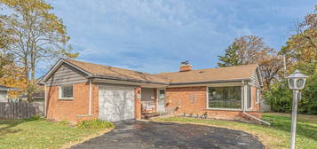 837 Waukegan Rd, Northbrook, IL 60062