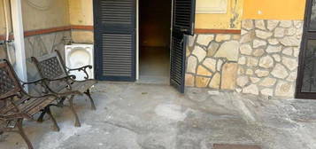 Monolocale in affitto in via Santa Barbara, 3