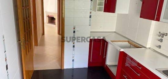 EXCELENTE APARTAMENTO - 3 assoalhdas em Monte Abraão -Massamá