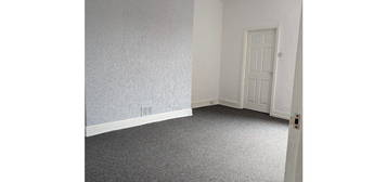 Flat to rent in Durham Road, Gateshead NE8