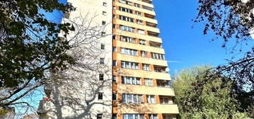 Kawalerka - 28,6m2, Piwnica - do remontu - Widok