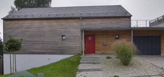 Traumhaftes Passivhaus mit Balkon, Terrasse, EBK und großzügigem Garten in Vornbach/Neukirchen