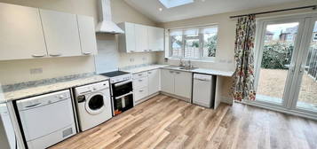 4 bed semi-detached house to rent