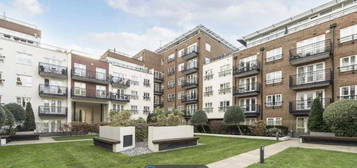 Flat to rent in Carisbrooke House, Kingston Upon Thames KT2