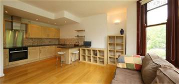 Flat to rent in Park View House, Ninian Road, Roath CF23