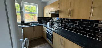 5 bedroom terraced house