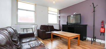 3 bedroom flat to rent