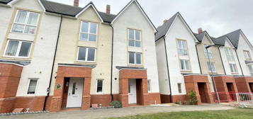 3 bedroom semi-detached house