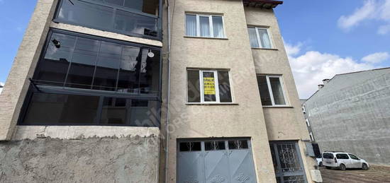 AKIN ÖRS'ten EMEK MH 3+1 KİRALIK DAİRE