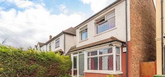 3 bed detached house to rent