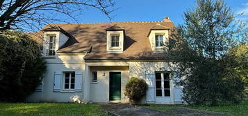 Maison familiale aux portes du centre-ville de Senlis