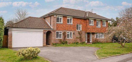 5 bedroom detached house to rent