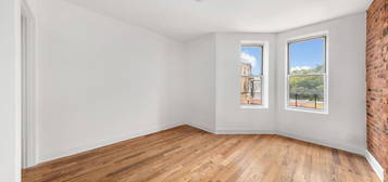 1930 Grove St Apt 1R, Queens, NY 11385