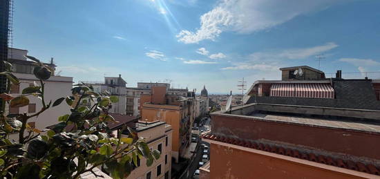 Cappuccini: attichetto nel cuore del quartiere