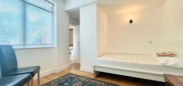 Studio to rent in Muswell Hill Broadway, Muswell Hill, London N10