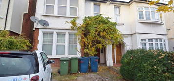 Flat to rent in Pinner Road, Harrow, Greater London HA1