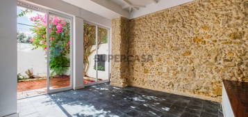 T2+1 duplex com TERRAÇO 20m2 - Campo de Ourique, Lisboa