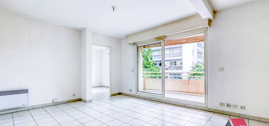 St Giniez/ rue Negresko: T2 34 m2 avec Terrasse 5 m2 plein S