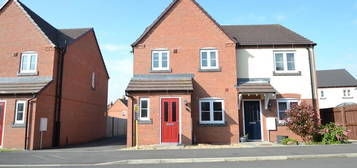 3 bedroom semi-detached house to rent