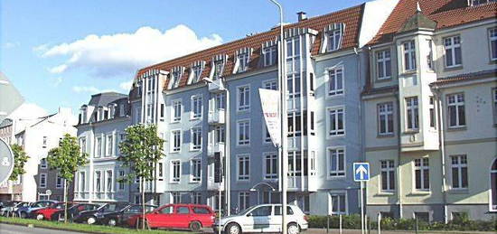 2-Zimmer mit Balkon - Fahrstuhl - zentrale Lage