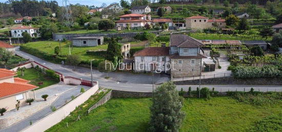 Moradia T3 para restauro localizada Vilar das Almas (Ponte de Lima)