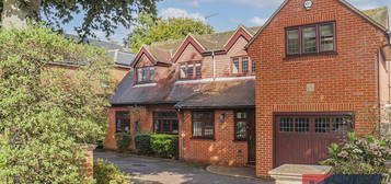 6 bedroom detached house for sale