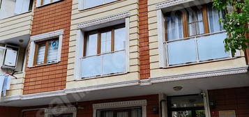 bulgurlu metro 10 dak 3 kat kiracılı 90 m2 daire