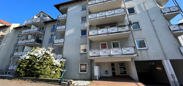 Vollständig renoviert - Sehr schöne 2 Zi-Wohnung mit Terrasse im EG