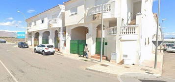 Casa en calle Urdaneta en San Isidro - Campohermoso, Níjar