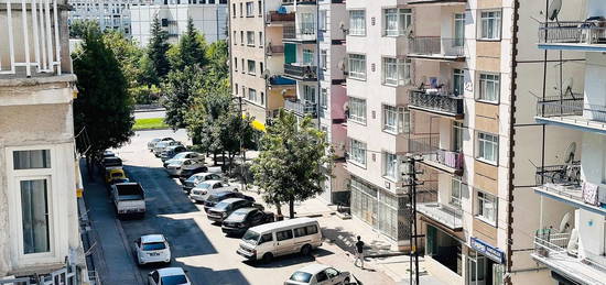 BOZKIRDAN MEMUR KEFİLLİ BAĞDAT CADDESİ POSTANE KARŞISI ARA KAT