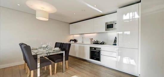 Flat to rent in Merchant Square East, London W2