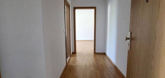 Helle 2-Raumwohnung - Balkon - Tageslichtbad mit Wanne - ideal für Singles oder Pärchen