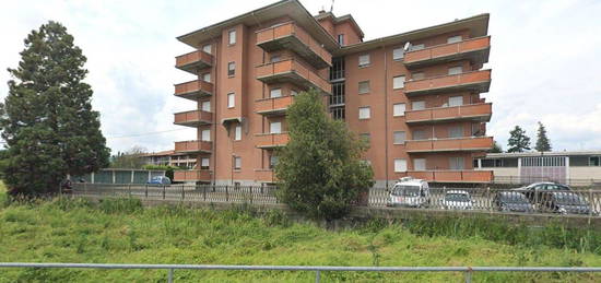 Trilocale in vendita in via Ponte Chiusella, 51