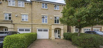 5 bedroom end of terrace house for sale