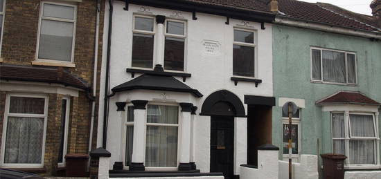 3 bed terraced house to rent