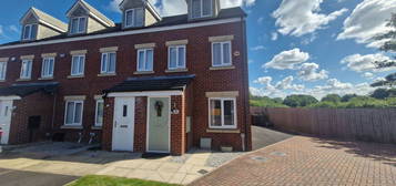 3 bed end terrace house to rent