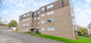 Flat to rent in Kingsmere, London Road, Brighton, East Sussex BN1