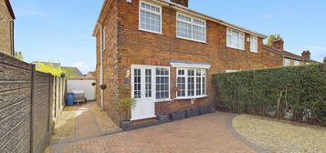 3 bed semi-detached house for sale