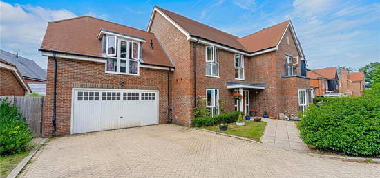 6 bedroom detached house for sale