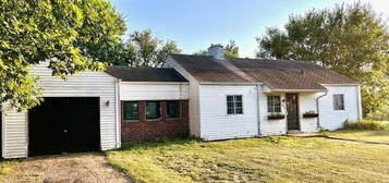 603 Meckling St, Gayville, SD 57031