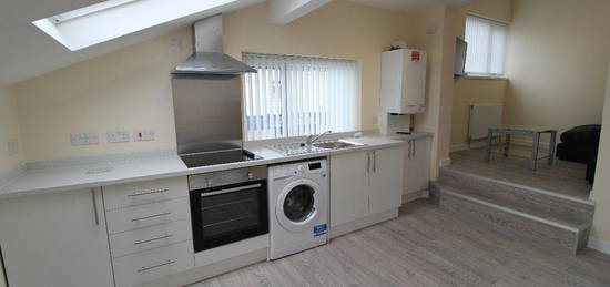 3 bed flat to rent