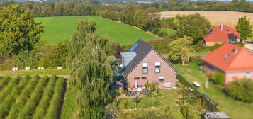 Feldrandlage und Seenähe - Modernes Haus mit Lebensqualität