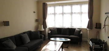 3 bed semi-detached house to rent