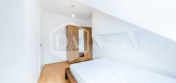 Terraced house to rent in Gladsmuir Road, Archway, London N19