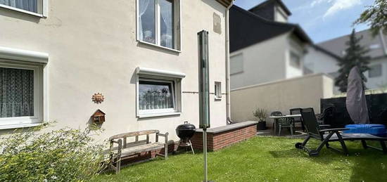 Zweifamilienhaus mit Potential in zentraler Lage