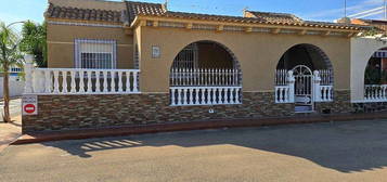 Casa adosada en calle Penélope en Los Narejos, Alcazares, Los