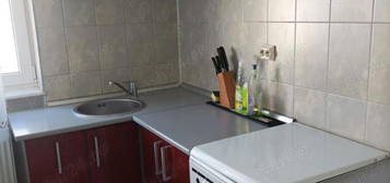 Apartament cu 2 camere,mobilat,utilat-zona pietei centrale Deva