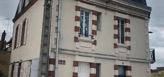 Grande maison de 5 à 11 chambres proche de la Gare